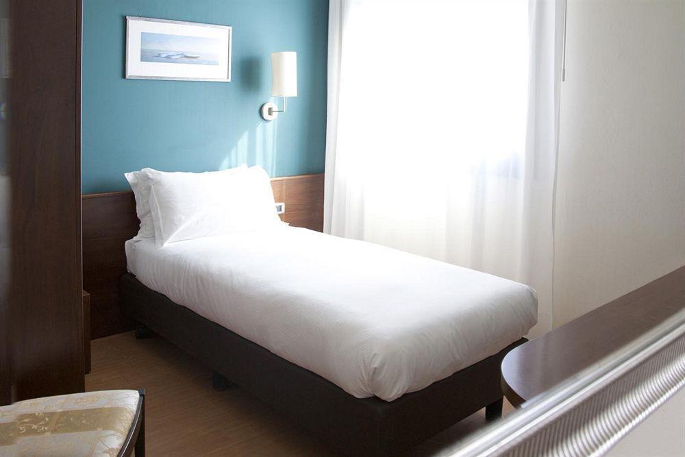 Hotel Europa Ancona Esterno foto